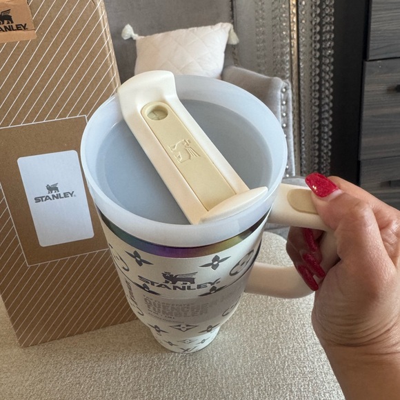 Stanley’s white 40oz Tumbler with Multicolor Design. New. - Picture 6 of 8